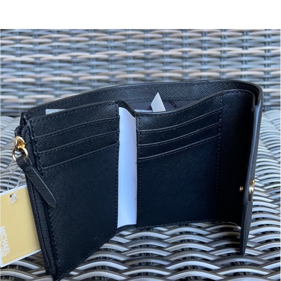 MICHAEL KORS JET SET TRAVEL MEDIUM FLAP BIFOLD WALLET BLACK - Picture 9 of 11